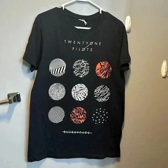 twenty one pilots blurry face tshirt size medium short sleeve black - Picture 1 of 3